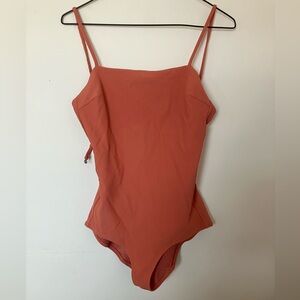 Lululemon Athletica Coral Ribbed bathing suit